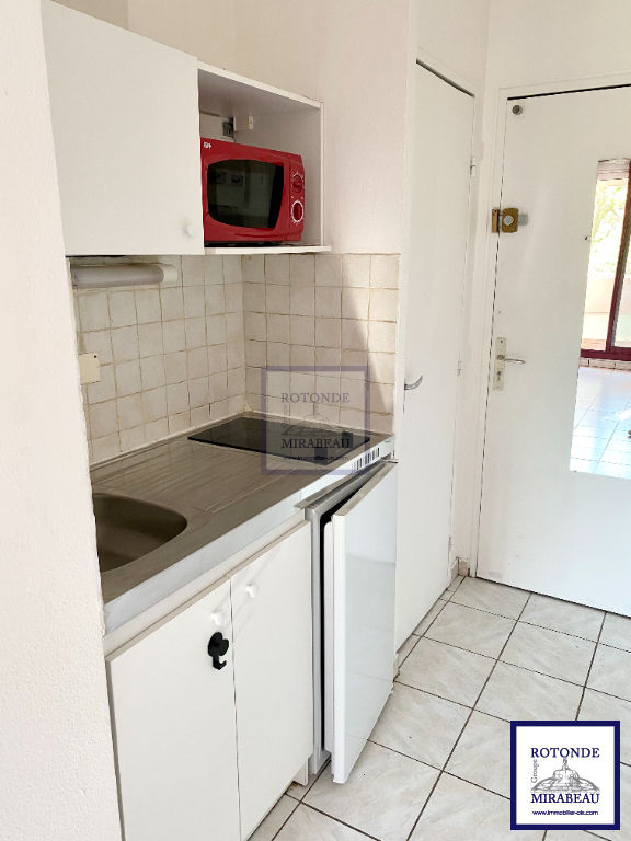 Location Appartement AIX EN PROVENCE séjour de 9.31 m²