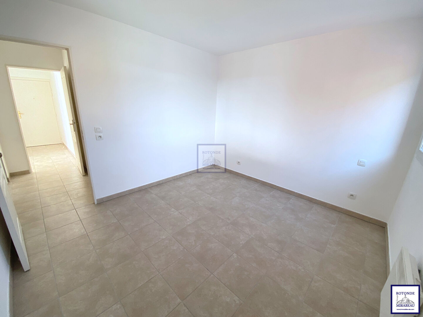 Location Appartement AIX EN PROVENCE séjour de 18.2 m²