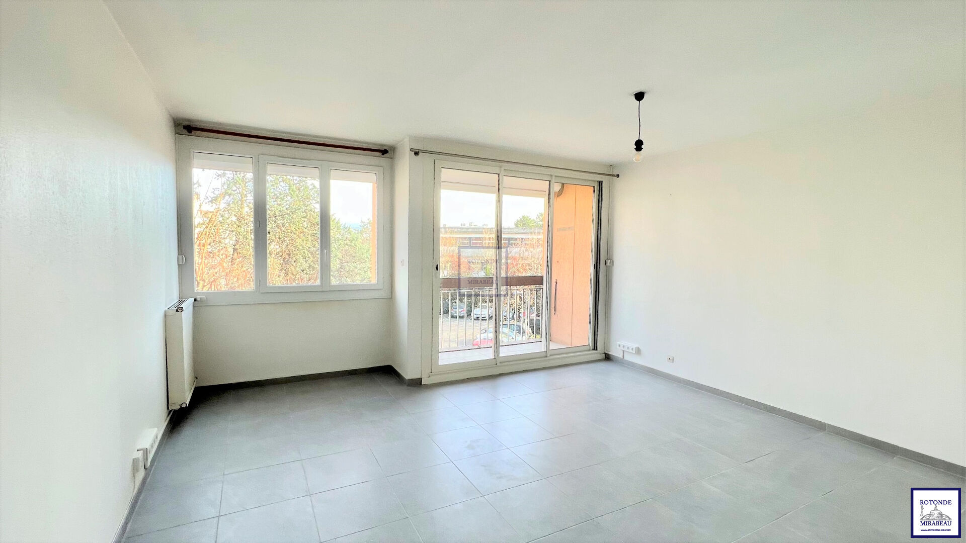 Location Appartement AIX EN PROVENCE séjour de 20.7 m²