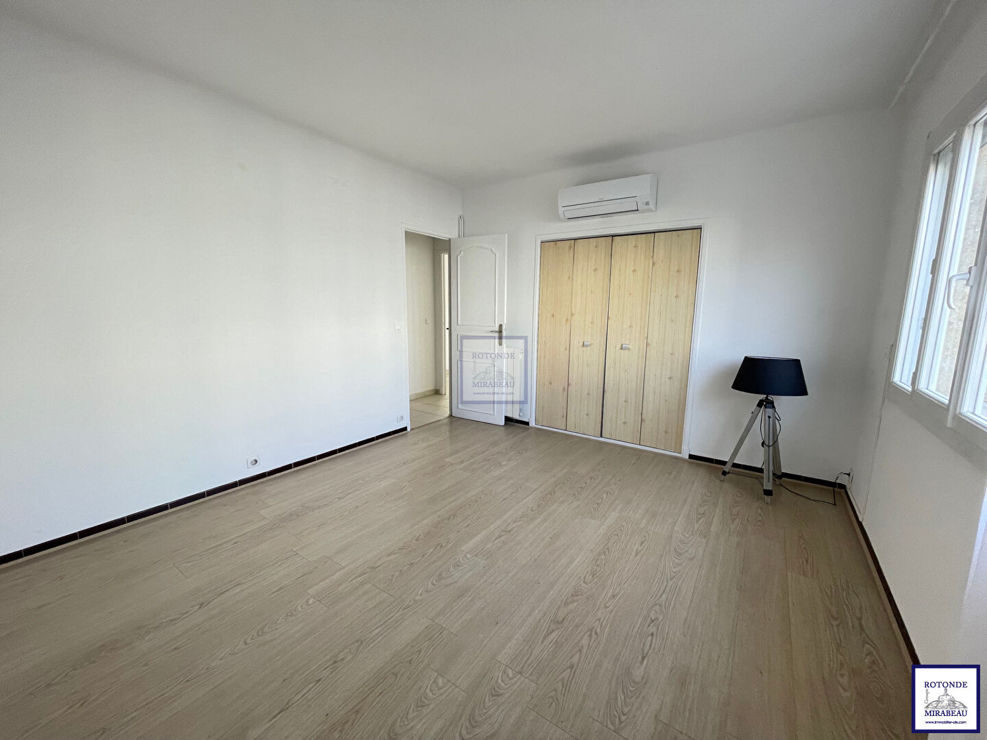 Location Appartement AIX EN PROVENCE séjour de 31.57 m²