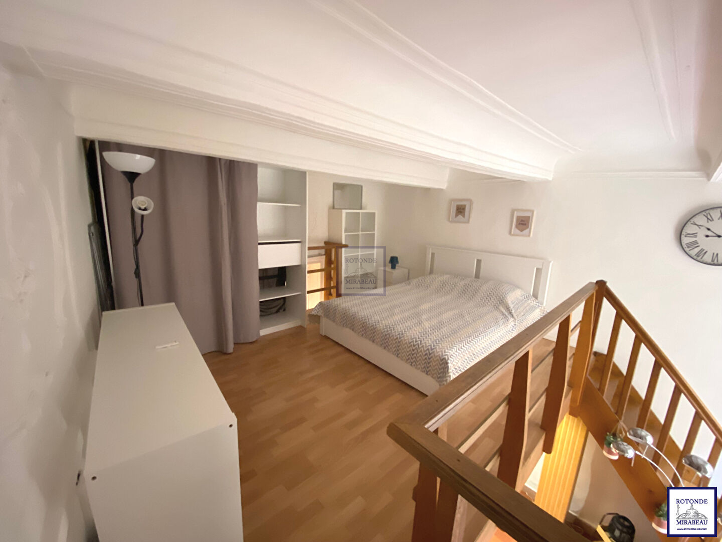 Location Appartement AIX EN PROVENCE séjour de 21 m²
