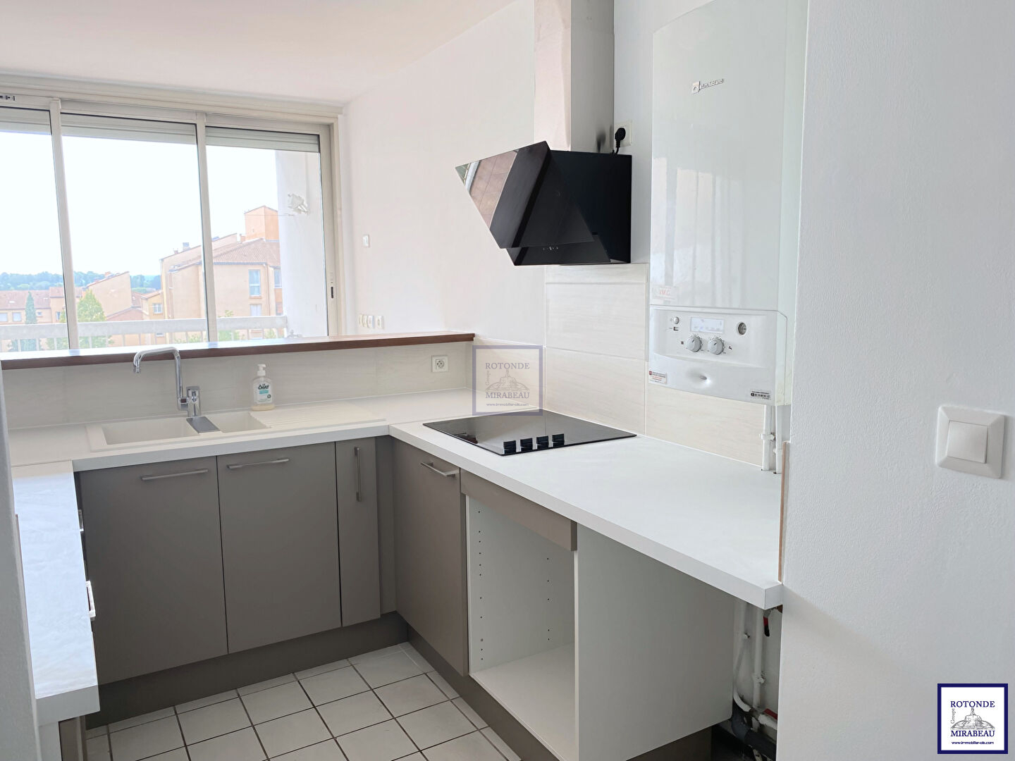 Location Appartement AIX EN PROVENCE séjour de 37.09 m²