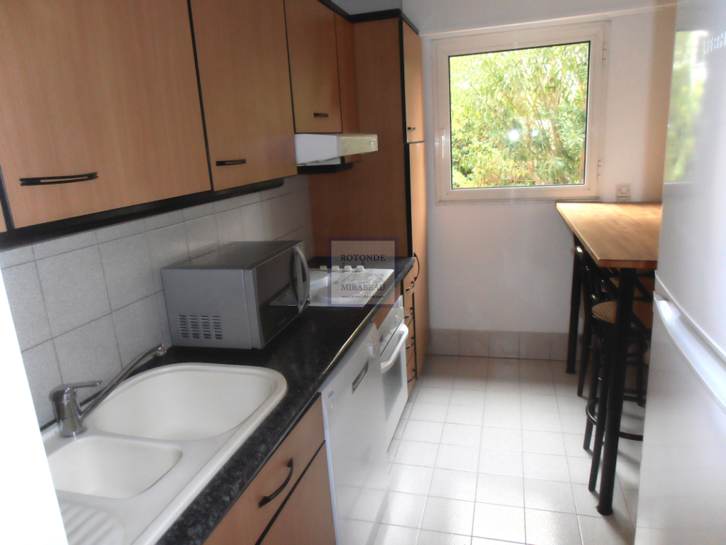 Location Appartement AIX EN PROVENCE séjour de 27.2 m²
