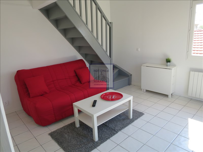 Location Appartement AIX EN PROVENCE séjour de 15.6 m²