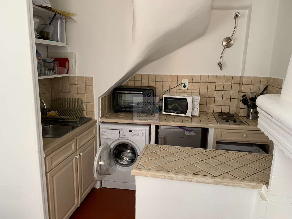 Location Appartement AIX EN PROVENCE surface habitable de 30.5 m²