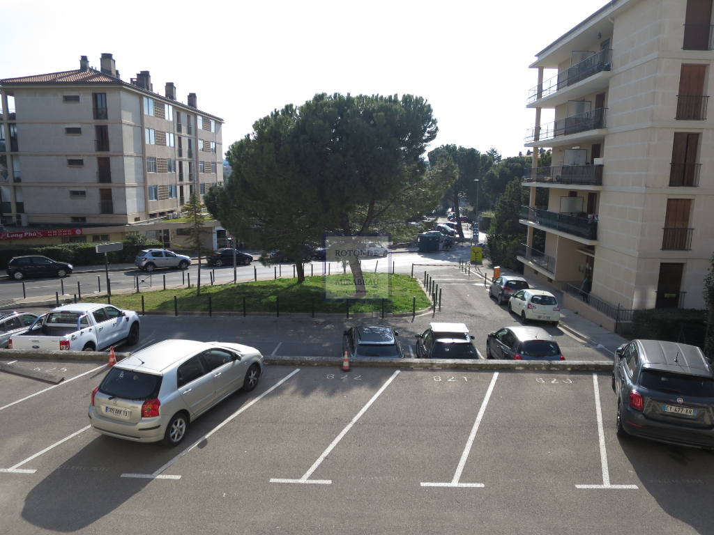 Location Appartement AIX EN PROVENCE séjour de 27.9 m²