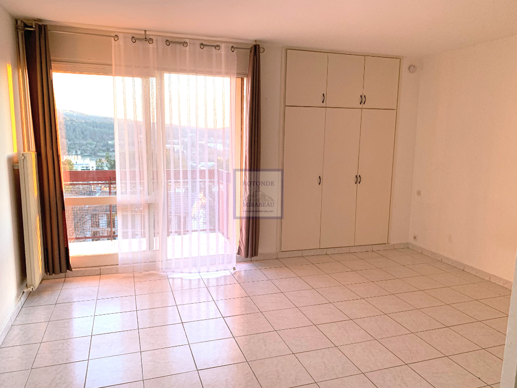 Location Appartement AIX EN PROVENCE surface habitable de 27.63 m²