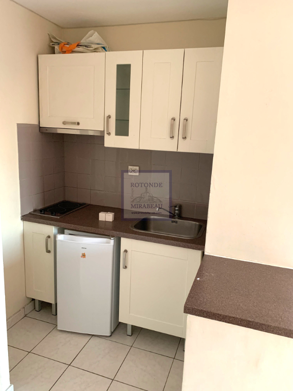 Location Appartement AIX EN PROVENCE séjour de 19.38 m²