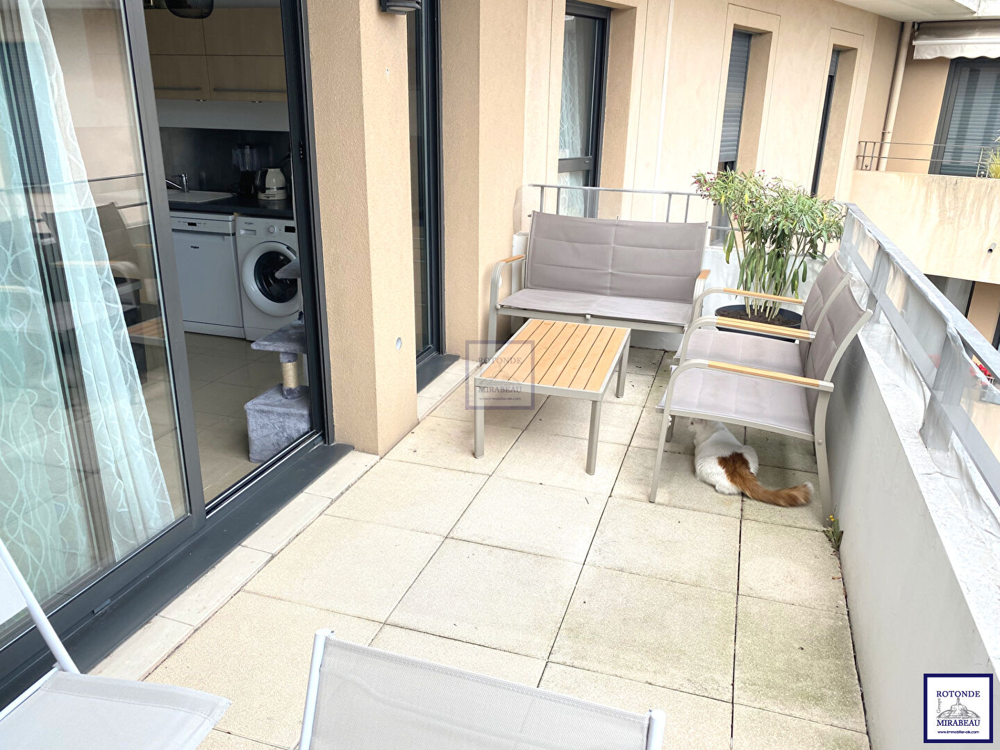 Location Appartement AIX EN PROVENCE séjour de 16.54 m²