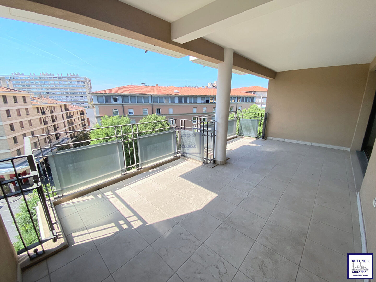 Location Appartement AIX EN PROVENCE surface habitable de 93.76 m²