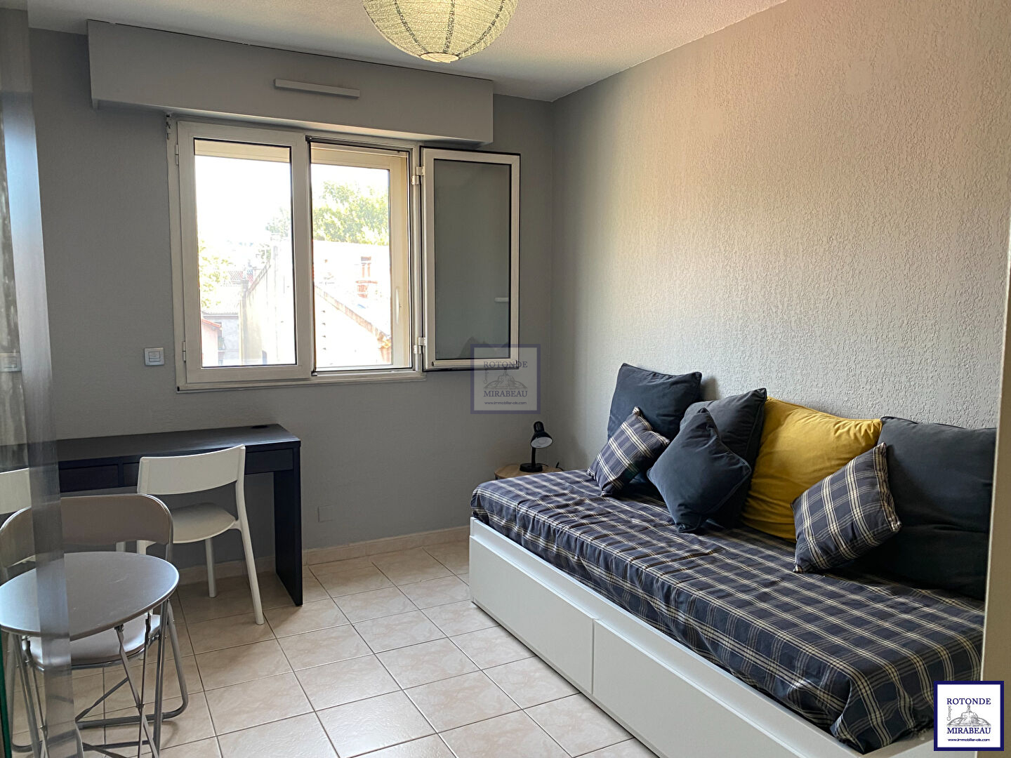 Location Appartement AIX EN PROVENCE ouverte aménagée equipée cuisine
