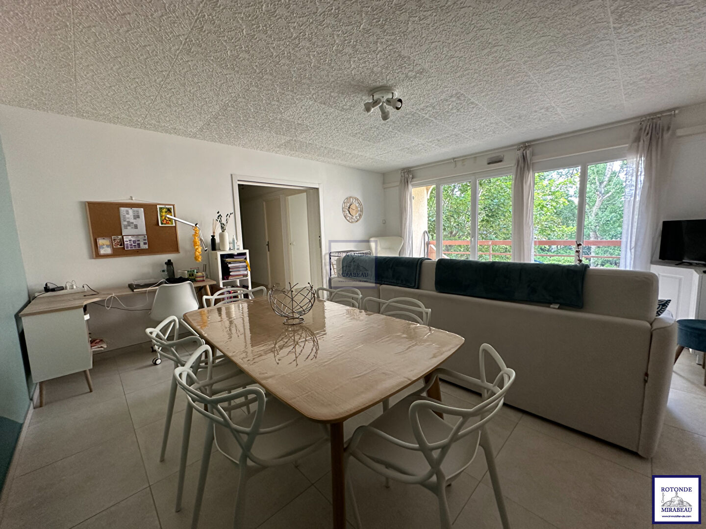 Location Appartement AIX EN PROVENCE surface habitable de 53.7 m²