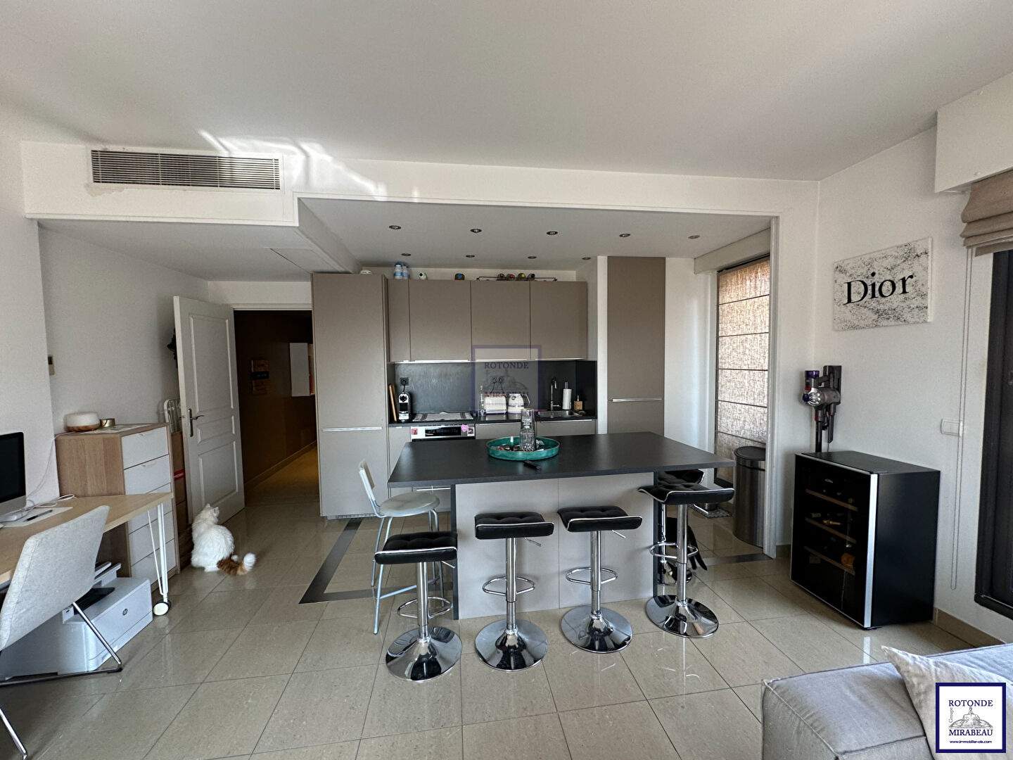 Location Appartement AIX EN PROVENCE séjour de 29.52 m²