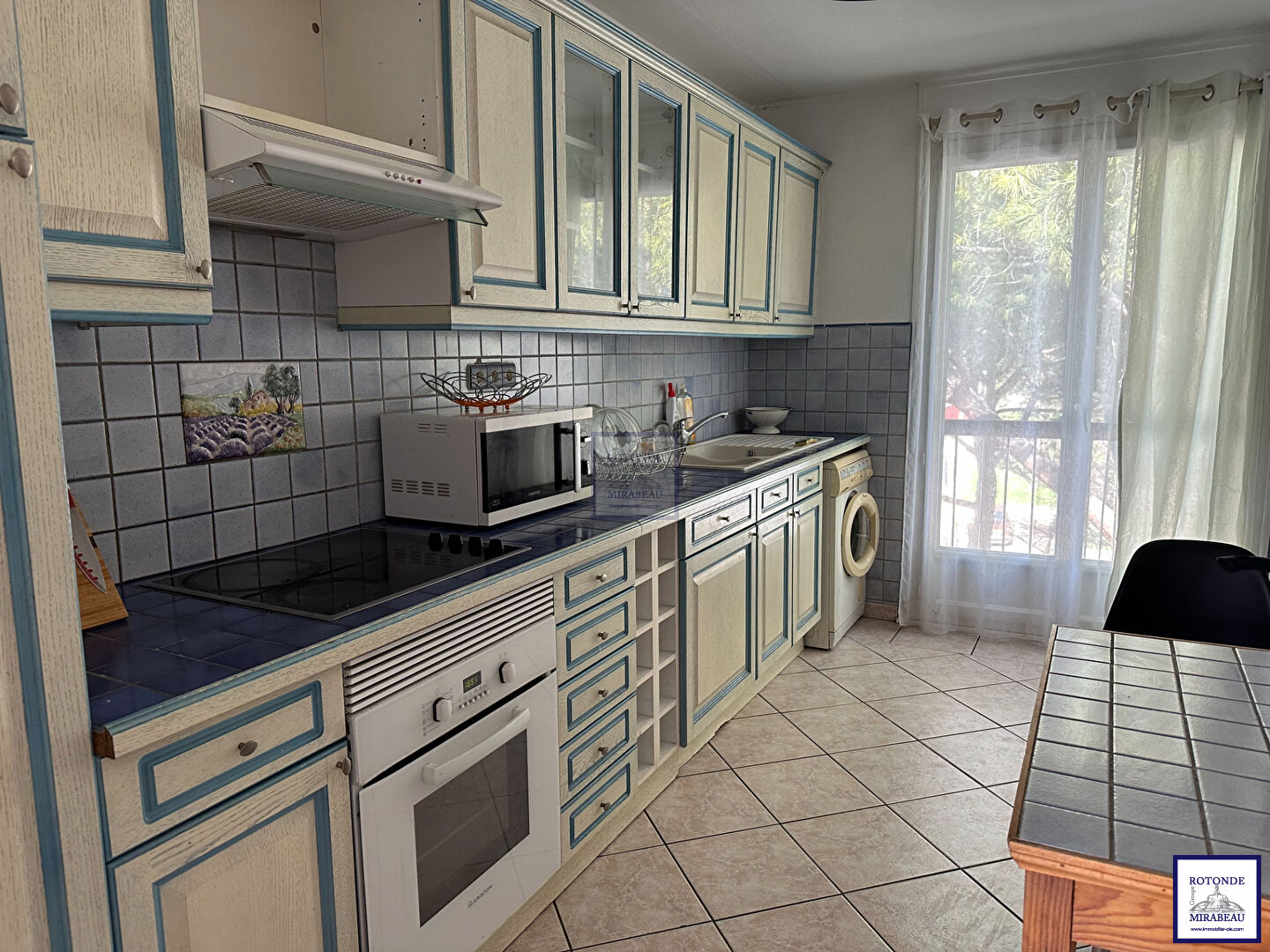 Location Appartement AIX EN PROVENCE séjour de 26.2 m²