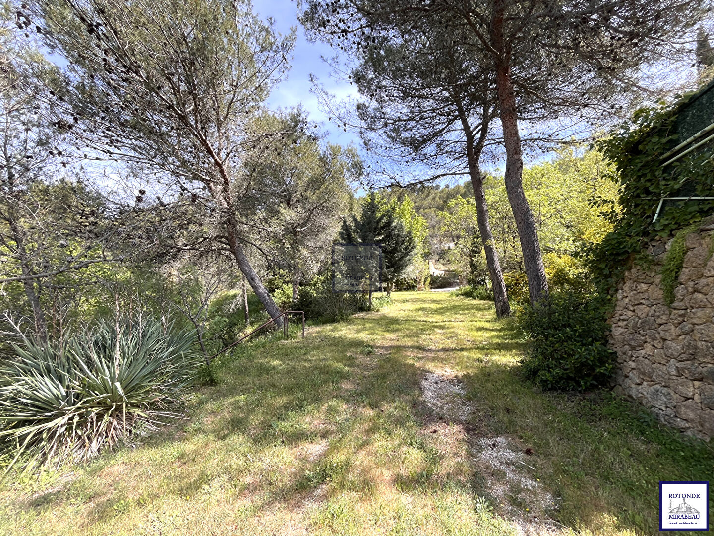 Vente Maison ROGNES Mandat : 8062