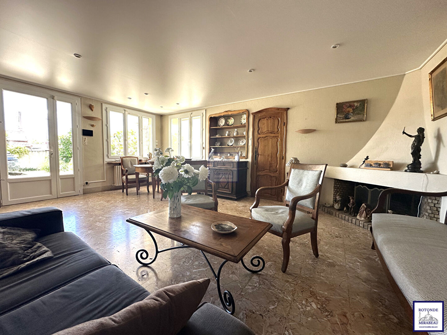 Vente Maison AIX EN PROVENCE séjour de 43 m²