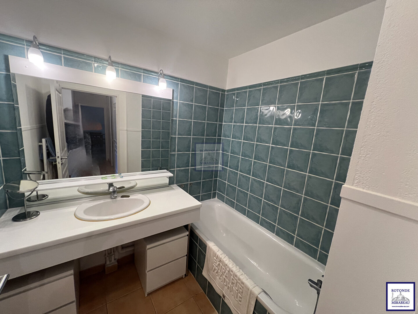 Vente Appartement AIX EN PROVENCE séjour de 24.14 m²