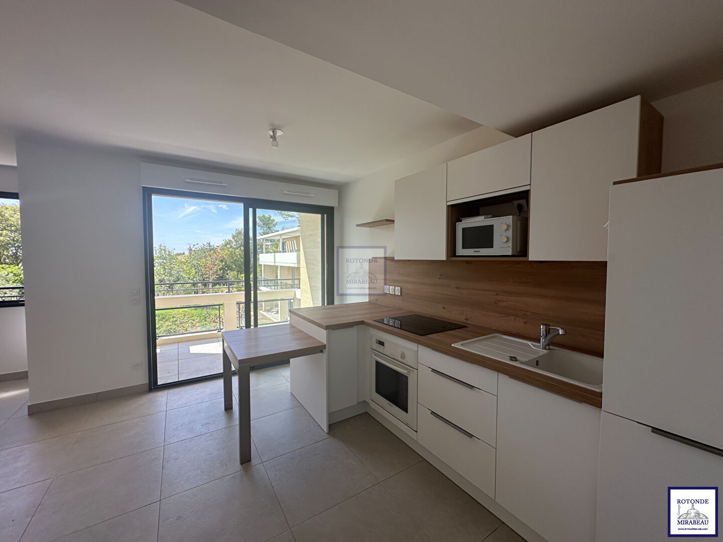 Location Appartement AIX EN PROVENCE américaine amenagée equipée cuisine
